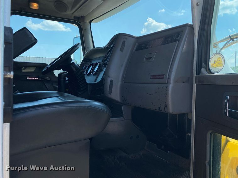 image for item KW9245 2008 Kenworth T300  fuel / lube truck