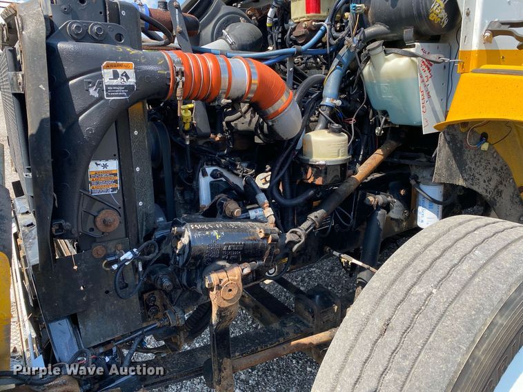 image for item KW9245 2008 Kenworth T300  fuel / lube truck