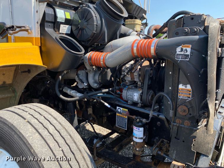 image for item KW9245 2008 Kenworth T300  fuel / lube truck