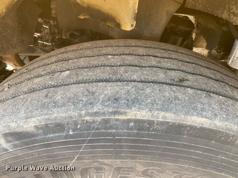 image for item KW9245 2008 Kenworth T300  fuel / lube truck