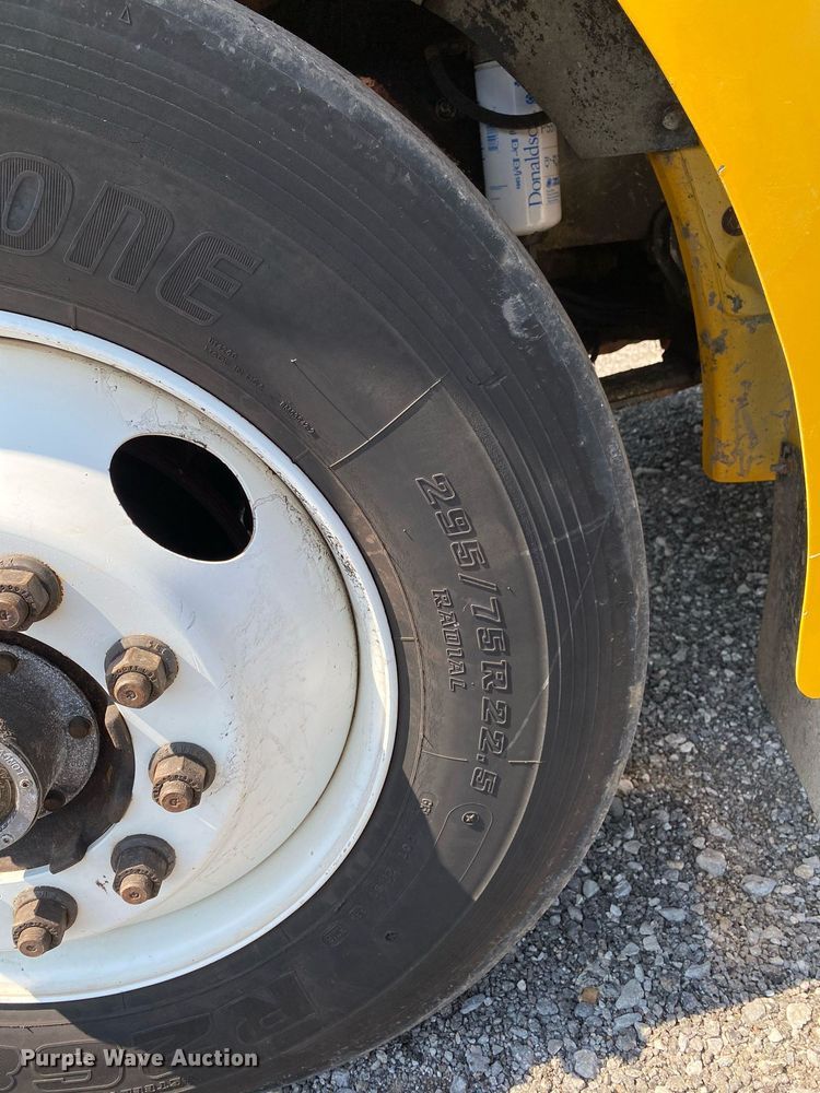 image for item KW9245 2008 Kenworth T300  fuel / lube truck