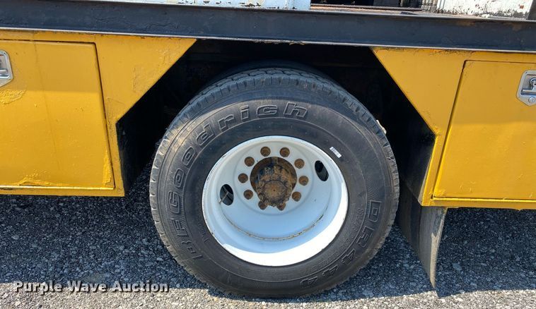 image for item KW9245 2008 Kenworth T300  fuel / lube truck