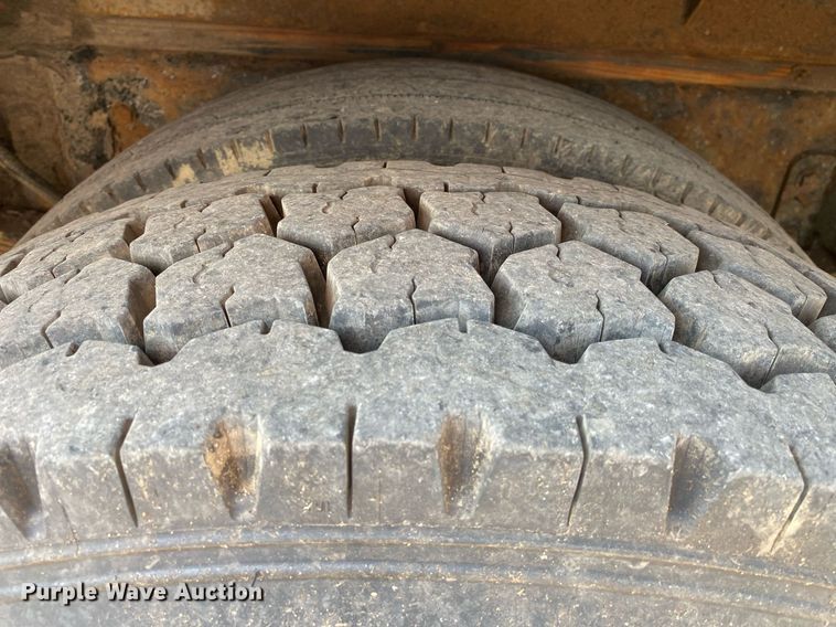 image for item KW9245 2008 Kenworth T300  fuel / lube truck