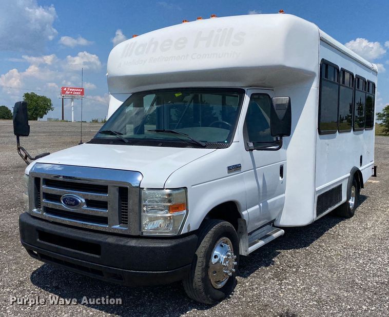image for item KW9246 2008 Ford E450  shuttle bus