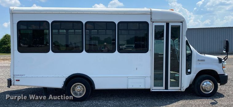 image for item KW9246 2008 Ford E450  shuttle bus