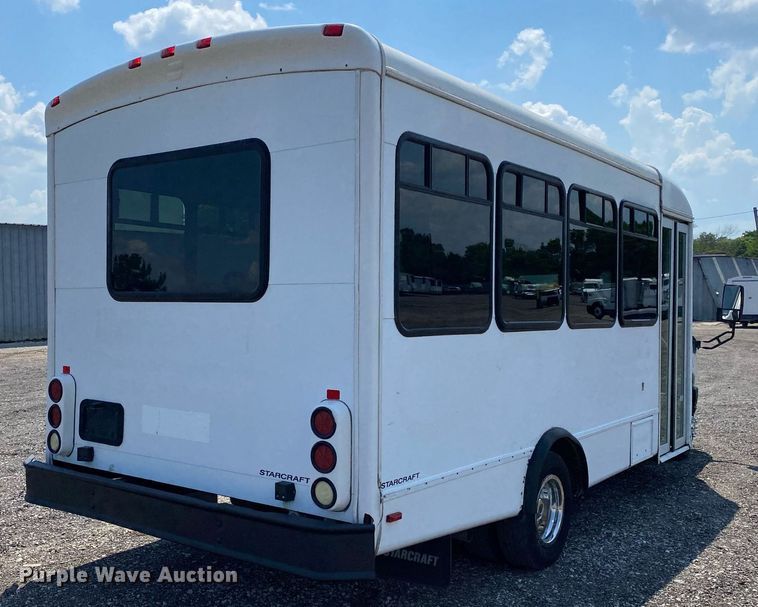 image for item KW9246 2008 Ford E450  shuttle bus