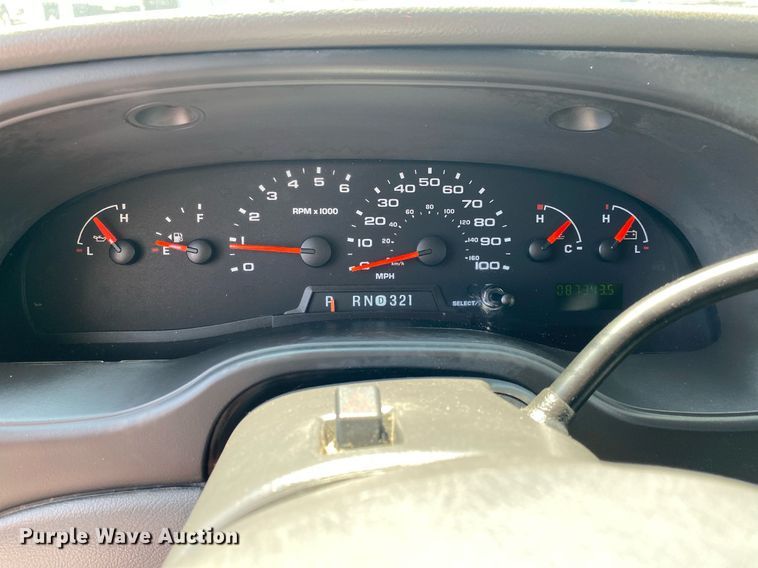 image for item KW9246 2008 Ford E450  shuttle bus