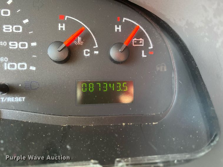 image for item KW9246 2008 Ford E450  shuttle bus