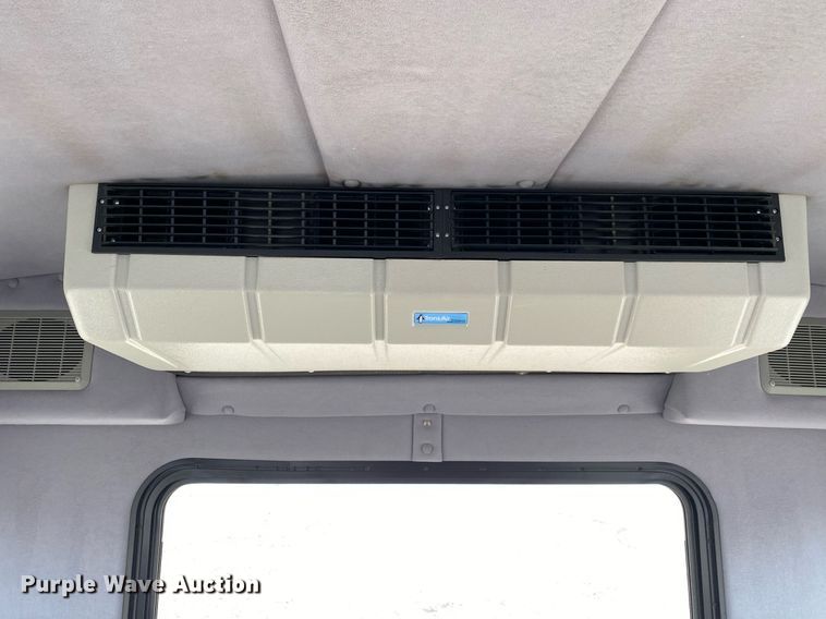 image for item KW9246 2008 Ford E450  shuttle bus