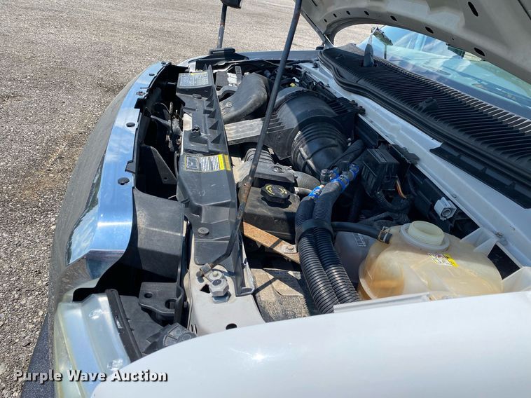 image for item KW9246 2008 Ford E450  shuttle bus