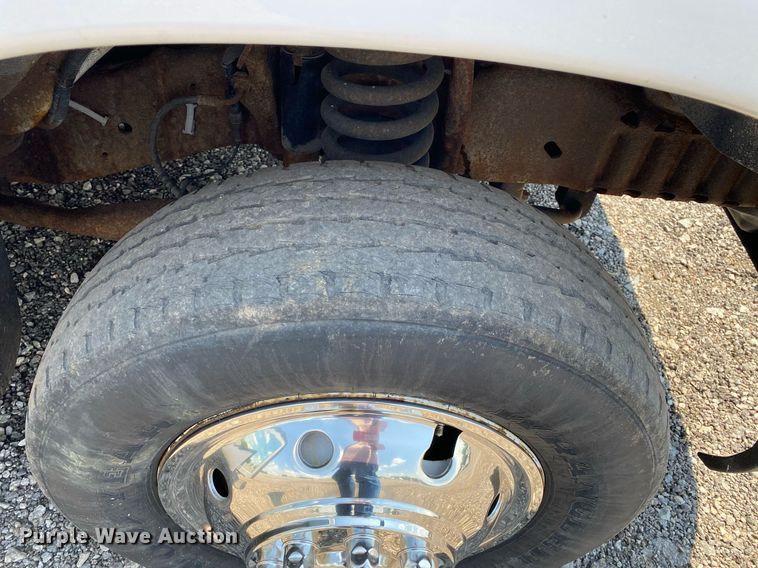 image for item KW9246 2008 Ford E450  shuttle bus