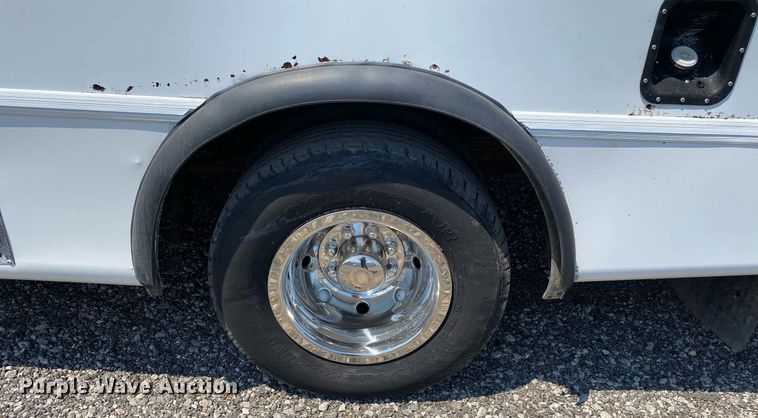 image for item KW9246 2008 Ford E450  shuttle bus