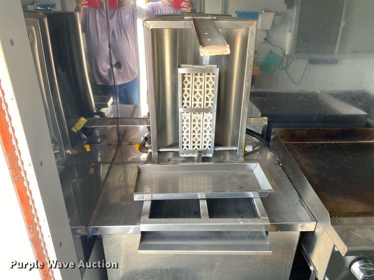 image for item KW9248 2020 Remolques Margo  food trailer