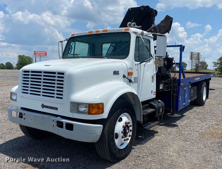 image for item KW9250 2001 International 4700  crane truck