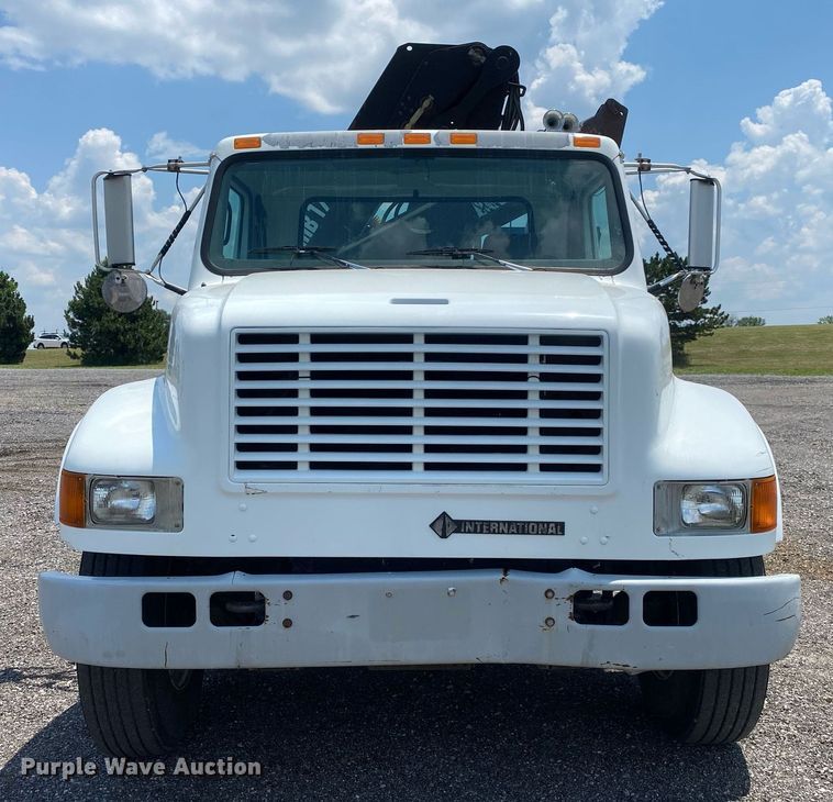 image for item KW9250 2001 International 4700  crane truck