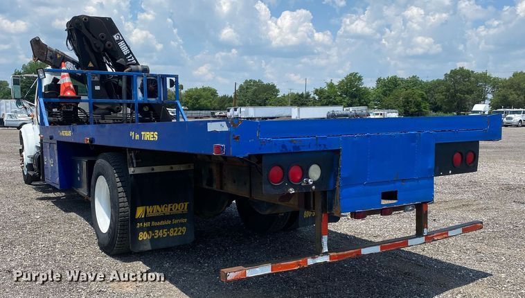 image for item KW9250 2001 International 4700  crane truck