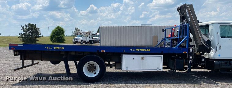 image for item KW9250 2001 International 4700  crane truck