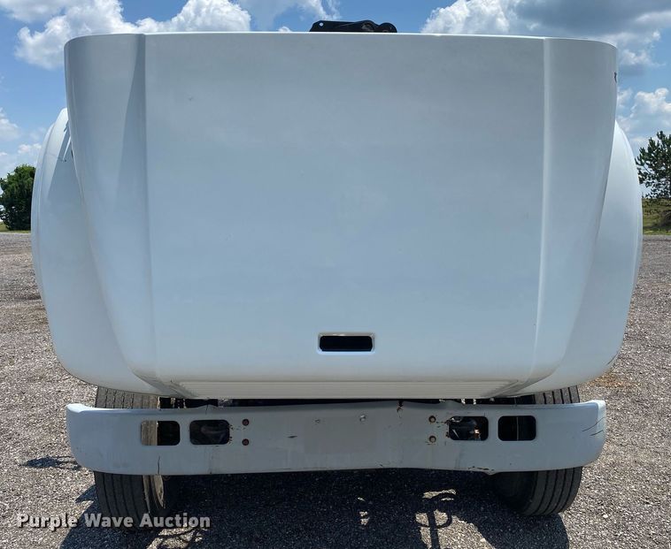 image for item KW9250 2001 International 4700  crane truck