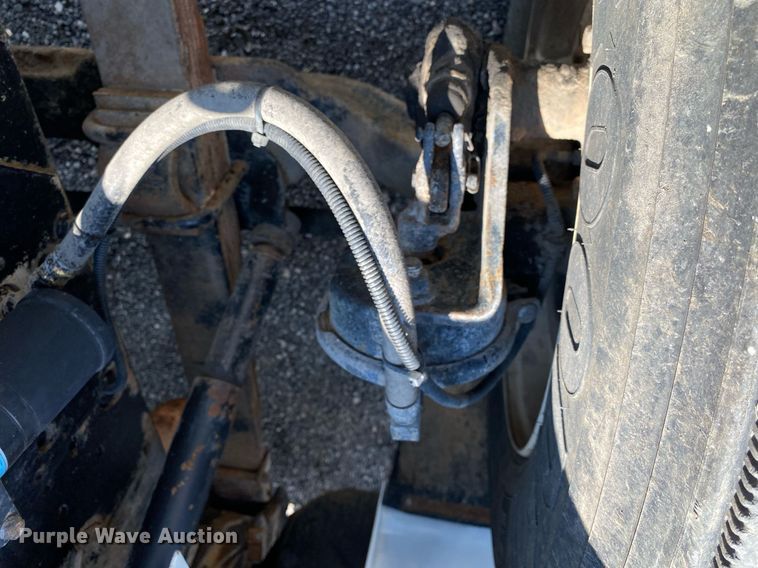 image for item KW9250 2001 International 4700  crane truck