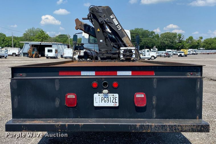 image for item KW9251 2005 International 4300  crane truck