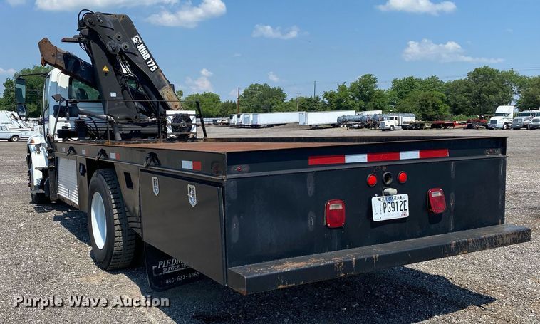 image for item KW9251 2005 International 4300  crane truck