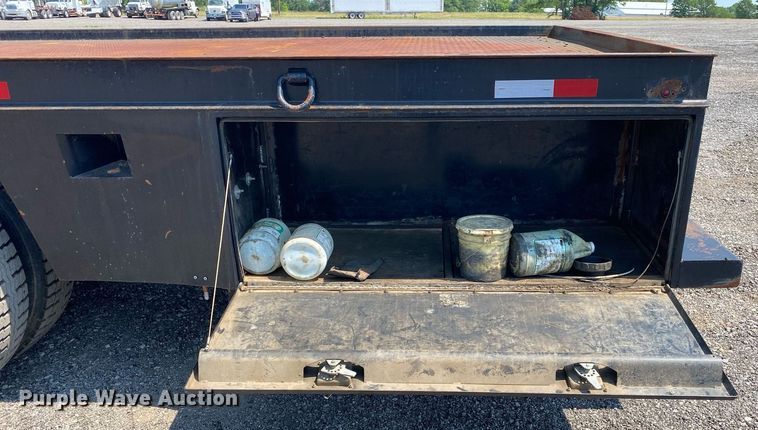 image for item KW9251 2005 International 4300  crane truck