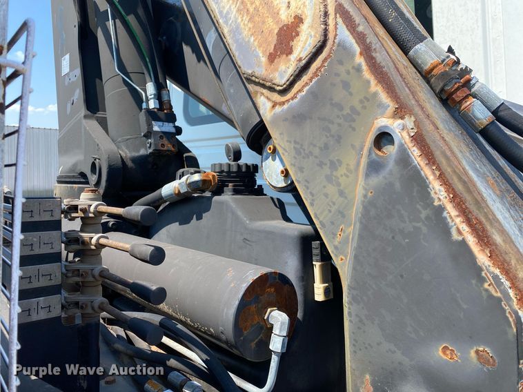 image for item KW9251 2005 International 4300  crane truck