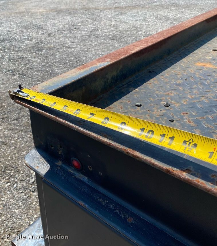 image for item KW9251 2005 International 4300  crane truck