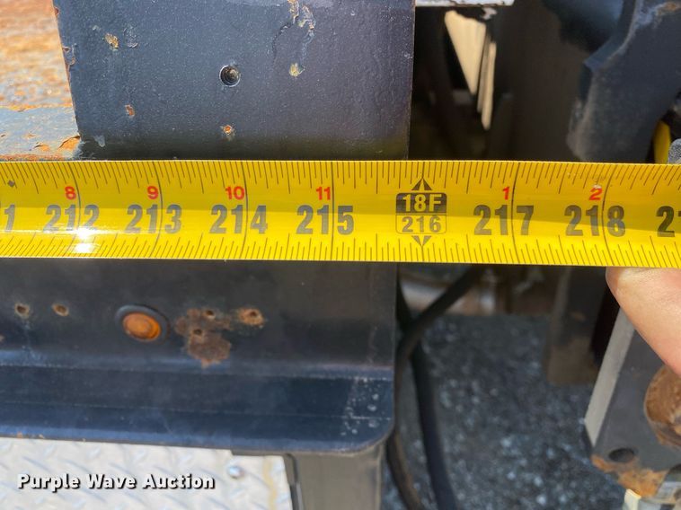 image for item KW9251 2005 International 4300  crane truck