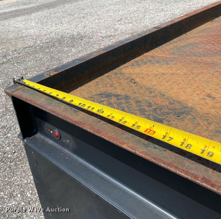 image for item KW9251 2005 International 4300  crane truck