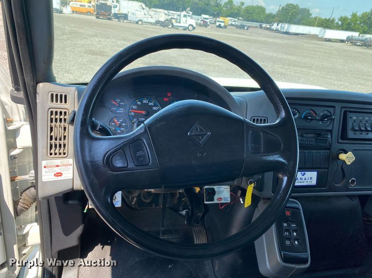 image for item KW9251 2005 International 4300  crane truck