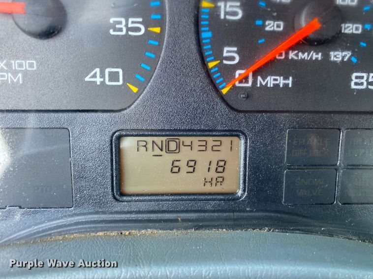 image for item KW9251 2005 International 4300  crane truck