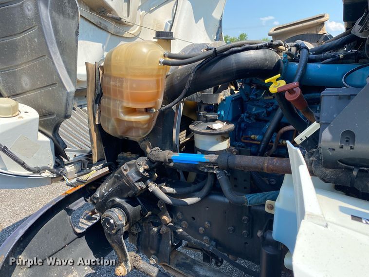 image for item KW9251 2005 International 4300  crane truck