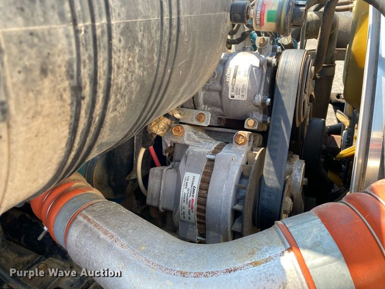 image for item KW9251 2005 International 4300  crane truck