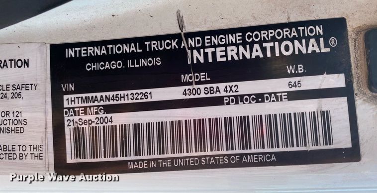 image for item KW9251 2005 International 4300  crane truck