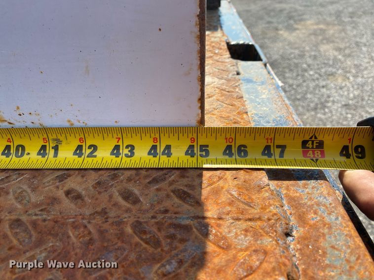 image for item KW9253 2010 Kenworth T370  flatbed truck