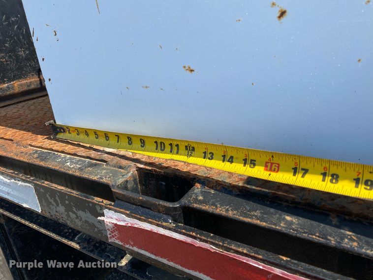 image for item KW9253 2010 Kenworth T370  flatbed truck