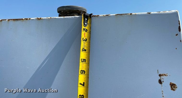 image for item KW9253 2010 Kenworth T370  flatbed truck