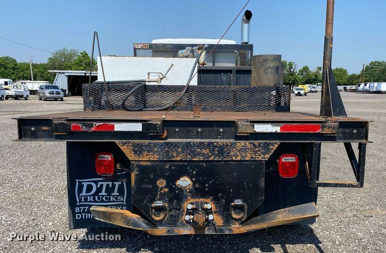 image for item KW9253 2010 Kenworth T370  flatbed truck