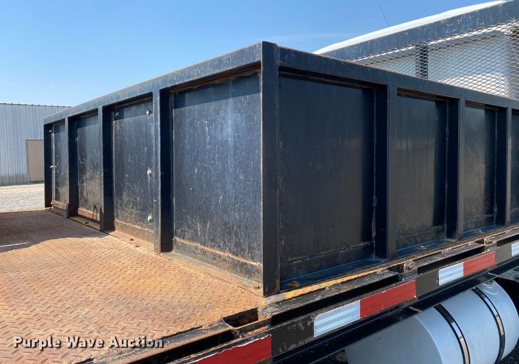 image for item KW9253 2010 Kenworth T370  flatbed truck