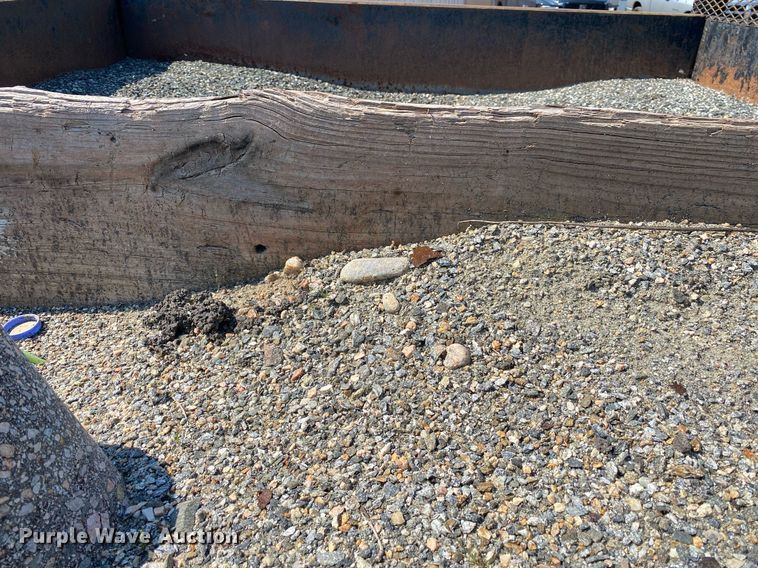 image for item KW9253 2010 Kenworth T370  flatbed truck