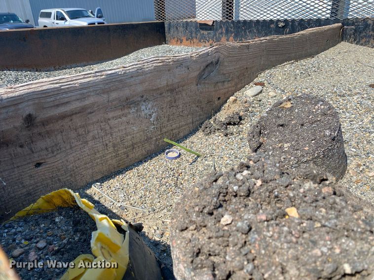 image for item KW9253 2010 Kenworth T370  flatbed truck