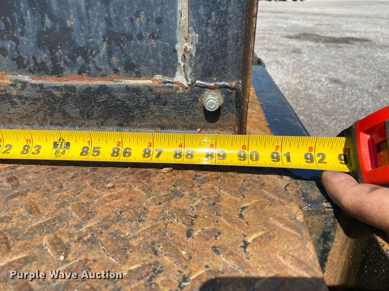 image for item KW9253 2010 Kenworth T370  flatbed truck