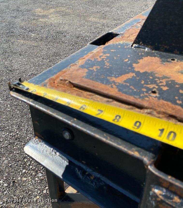 image for item KW9253 2010 Kenworth T370  flatbed truck