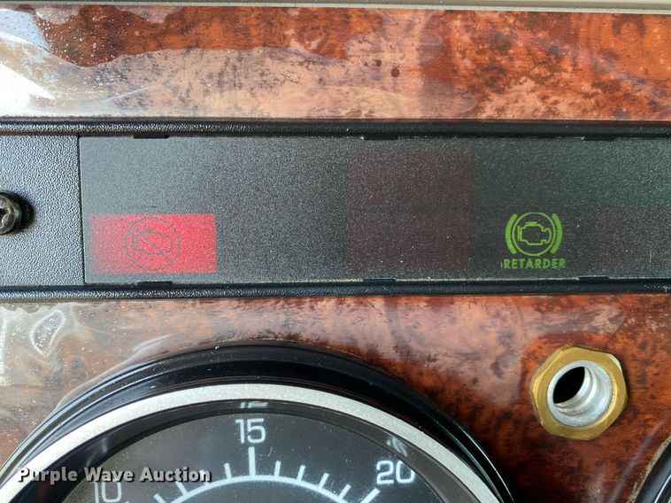 image for item KW9253 2010 Kenworth T370  flatbed truck