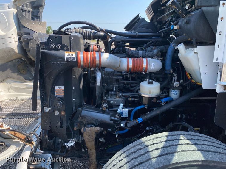 image for item KW9253 2010 Kenworth T370  flatbed truck