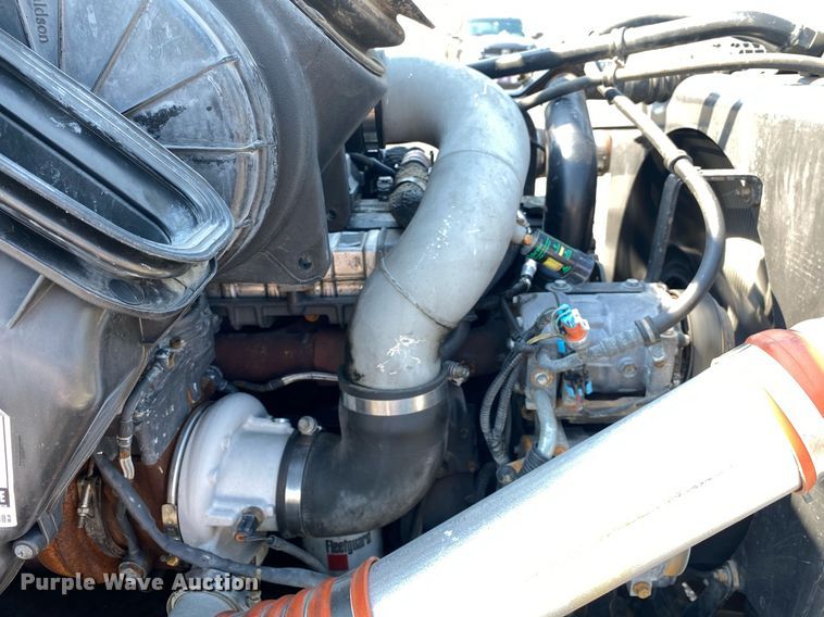 image for item KW9253 2010 Kenworth T370  flatbed truck