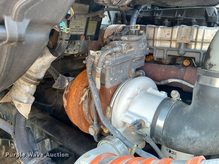 image for item KW9253 2010 Kenworth T370  flatbed truck