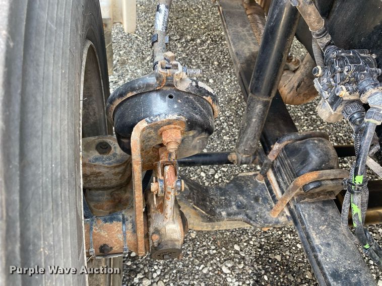 image for item KW9253 2010 Kenworth T370  flatbed truck