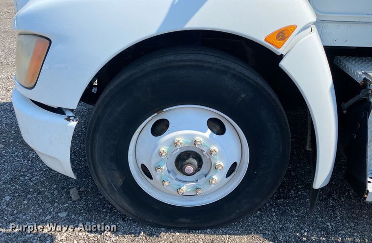 image for item KW9253 2010 Kenworth T370  flatbed truck